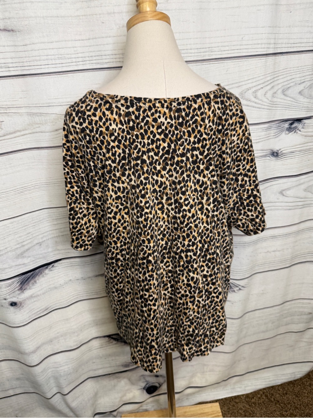 Old Navy Leopard Print Short Sleeve Top - Tan & Black - Picture 3 of 4